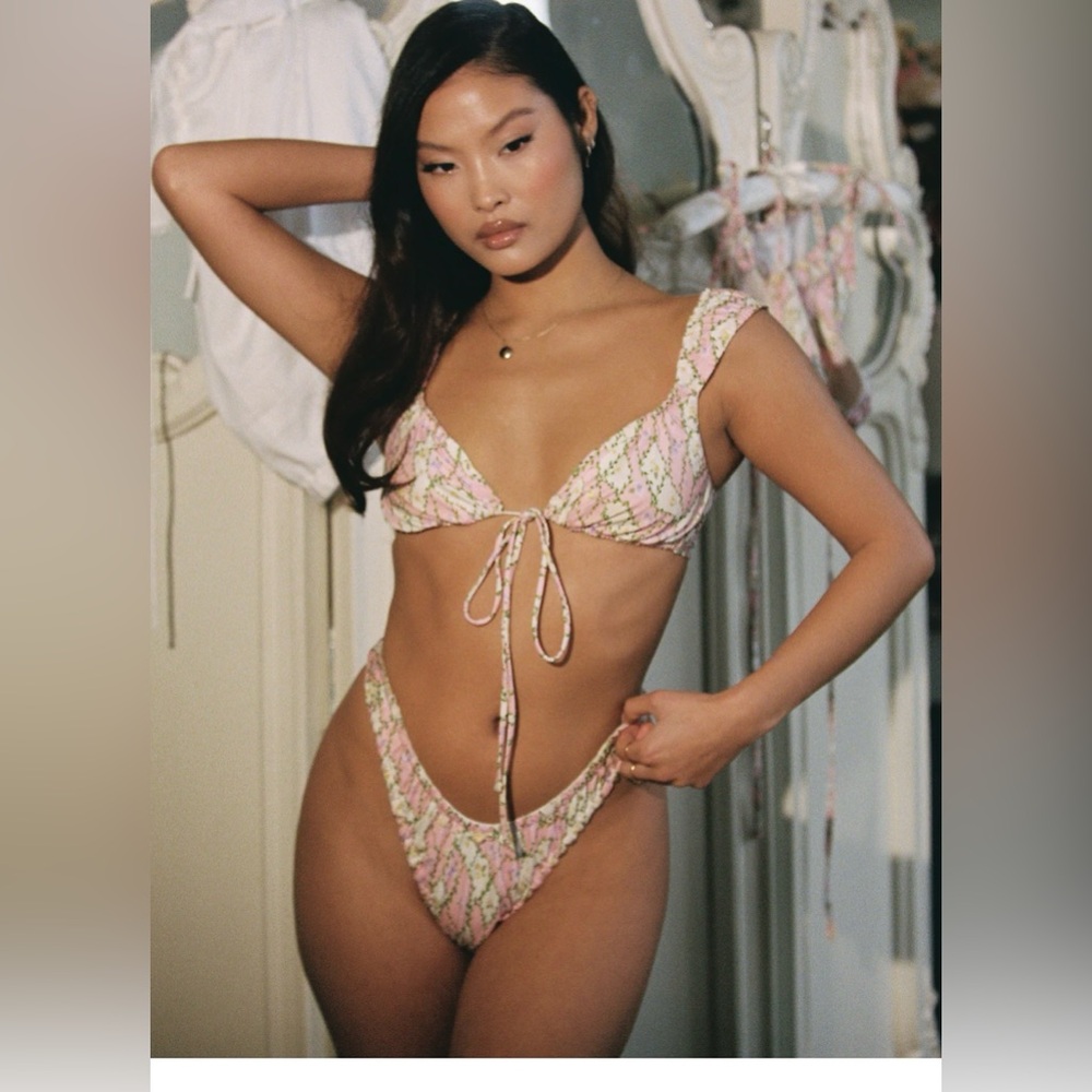 NEW 437 Bikini Set